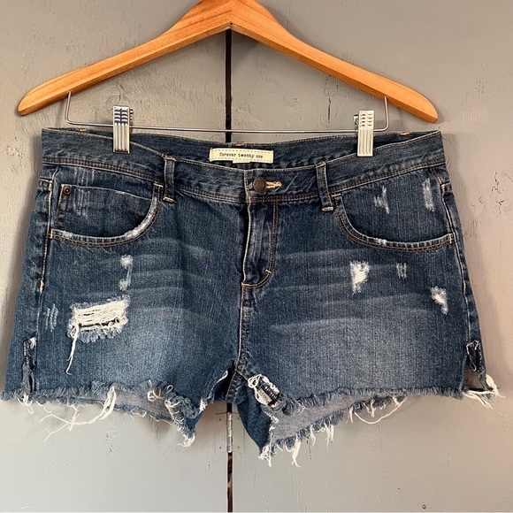 For Ever 21 Low-rise Medium Wash Factory Distressed Shorts Size 30 - Picture 4 of 9